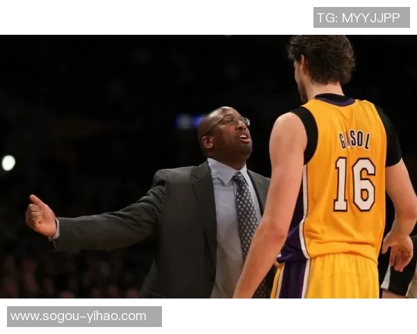 布鲁斯布朗回顾夺冠后选择4500万加盟掘金而非湖人的原因